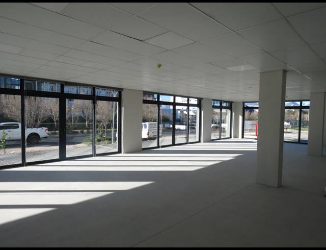 240M² MEDICAL SUITE TO LET IN PAARDEVLEI